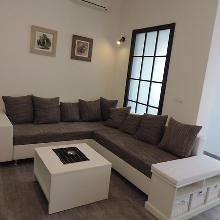 Apartments Lori Биоград-на-Мору Экстерьер фото