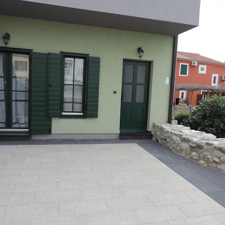 Apartments Lori Биоград-на-Мору Экстерьер фото